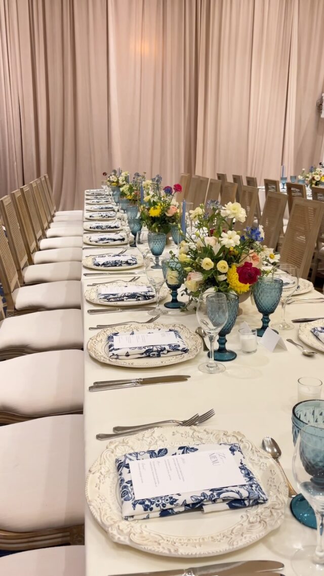 Family, friends and love. It’s all you need 💖

Wedding Coordinator @ericairwinweddings @caralangill @farhanhkhandakar @shekinahbravo 
Venue & Catering @fairmontmontebello 
Photographer @agatharowland 
Videographer @palmtreewedding 
Flowers & Decor @wedecor_inc 
Cake @dulcecakedesign 
Music @dynamixproductions 
Photo Booth @dynamixphotobooth 

#dynamixproductions #weddinginspiration #weddingplanner #weddingDJ #weddingdecor